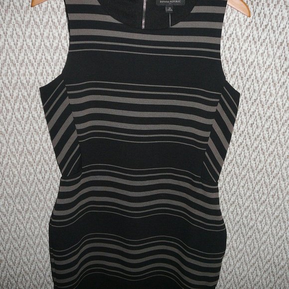 Banana Republic Sleeveless Black Dress 10 NWT - Picture 8 of 10